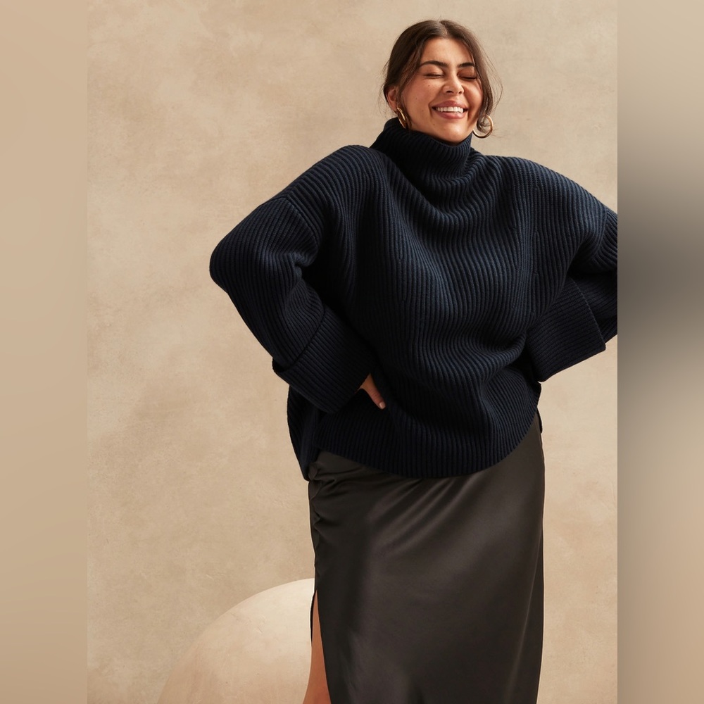 Banana Republic Oversized Merino-Cashmere Sweater Navy Petite S